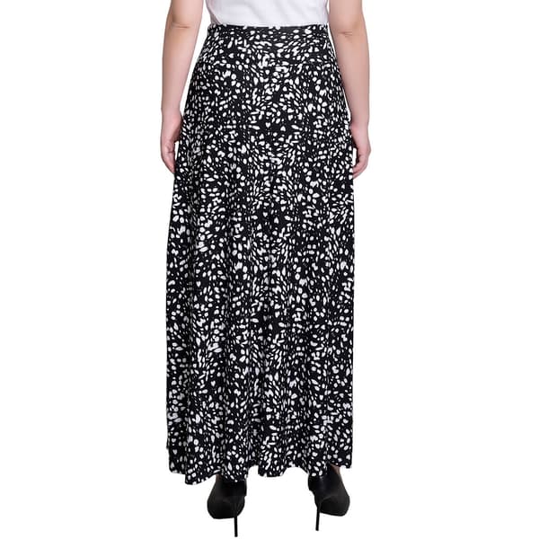 Plus Size NY Collection Pull-On Abstract Dot Skirt