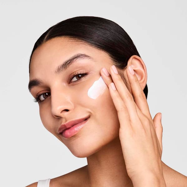 Est&#233;e Lauder&#8482; Daywear Anti-Oxidant 72H-Hydration Creme SPF 15