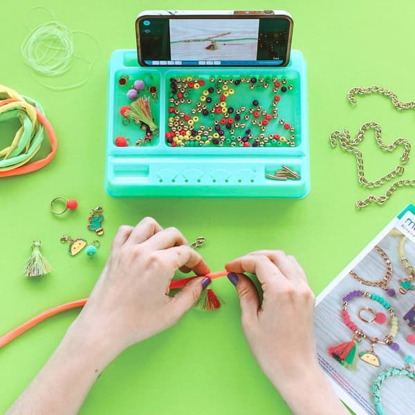 Make It Real™ Neo-Brite Chains & Charms Bracelet Kit