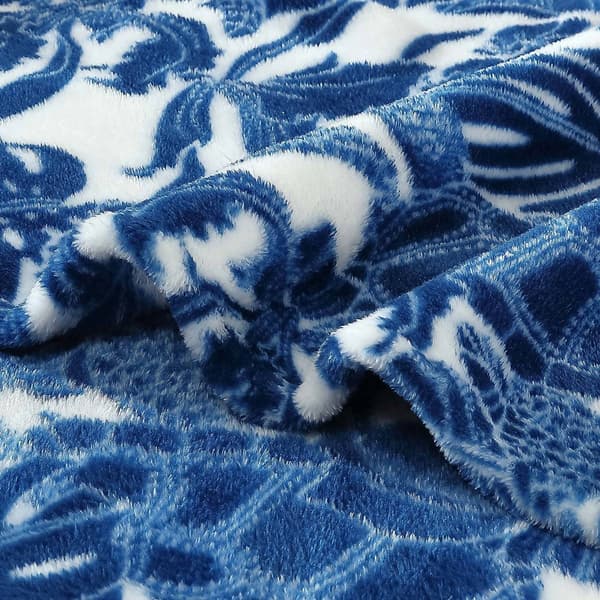 Tommy Bahama Turtle Bay Plush-Fleece Throw