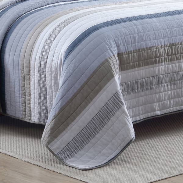 Nautica Galewood 136 Thread Count Reversible Quilt Set