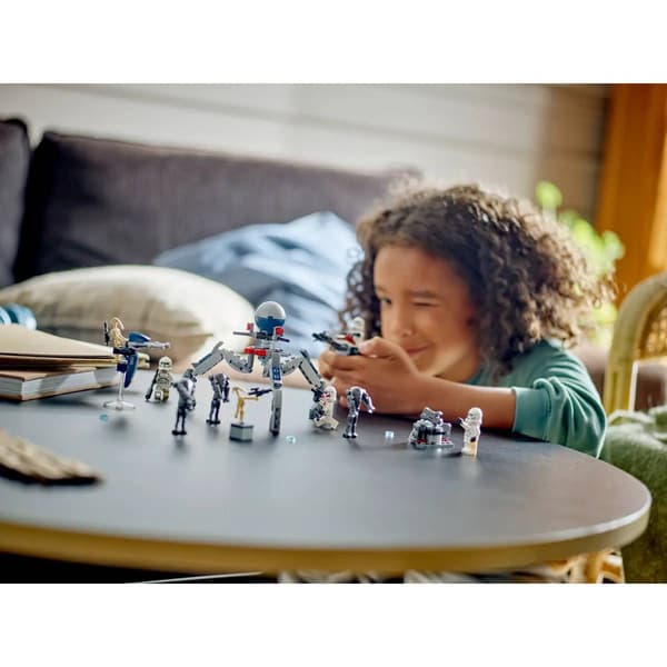 LEGO&#174; Star Wars&#174; Clone Trooper & Battle Droid