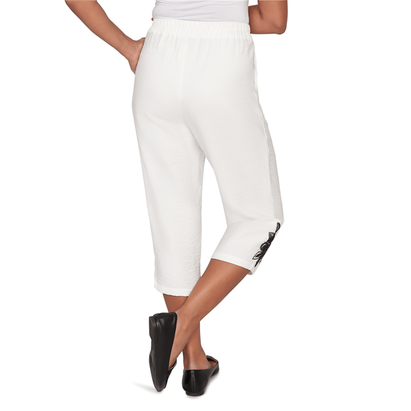 Womens Alfred Dunner Crowd Pleaser Embroidery Hem Capris