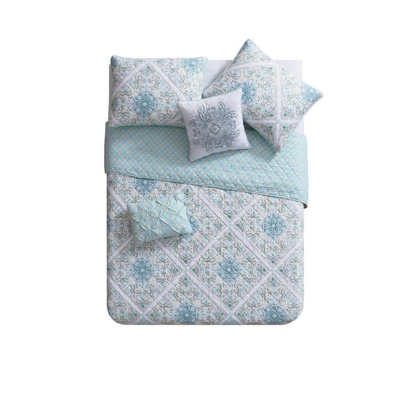 VCNY Home Windsor Reversible Medallion Aqua Quilt Set