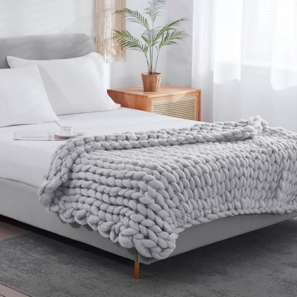 Dreamnest Chunky Knit Throw