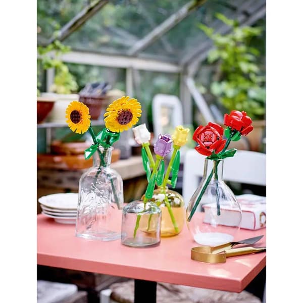 LEGO&#174; Sunflowers