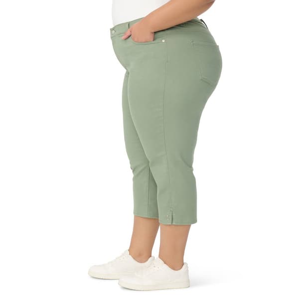 Plus Size Gloria Vanderbilt Amanda Solid 5-Pocket Capris