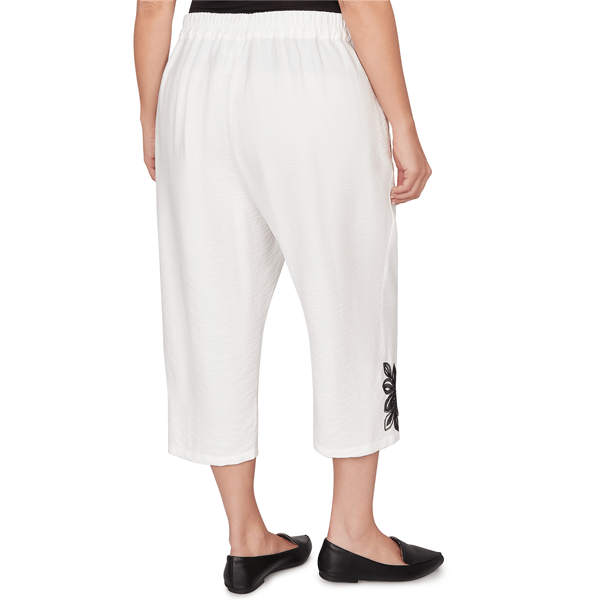 Plus Size Alfred Dunner Crowd Pleaser Embroidery Hem Capris