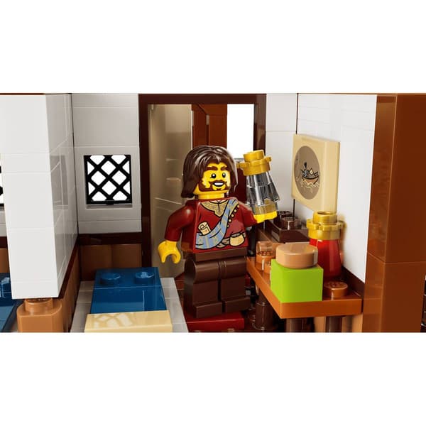 LEGO® Ancient Moon-Gazing Inn