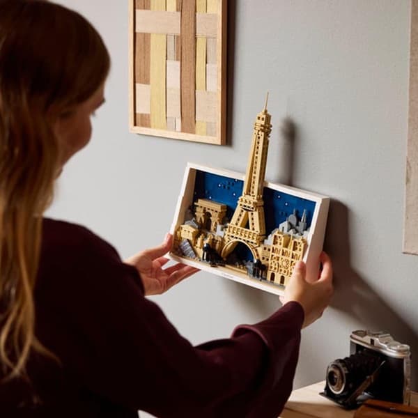 LEGO® Architecture Paris City of Love Building Kit