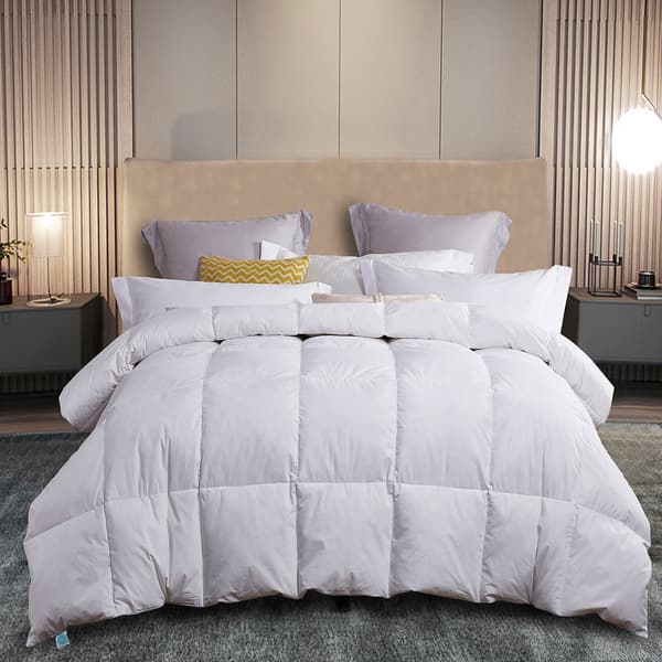 Blue Ridge Martha Stewart 250 TC White Feather And Down Comforter - image 