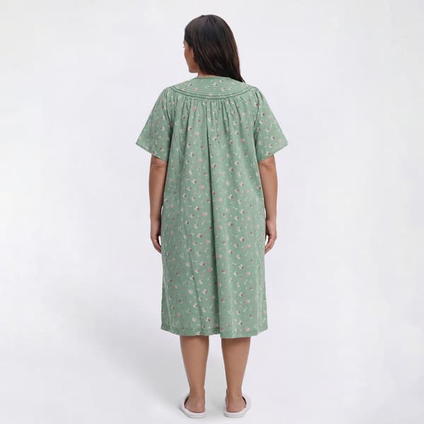 Plus Size Moon to Noon Trapunto Floral Snap Robe
