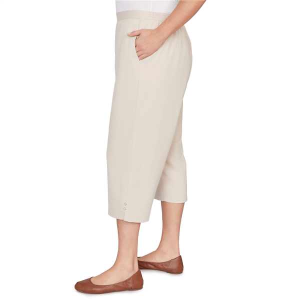 Plus Size Alfred Dunner Classics_S6 Solid Twill Button Hem Capri