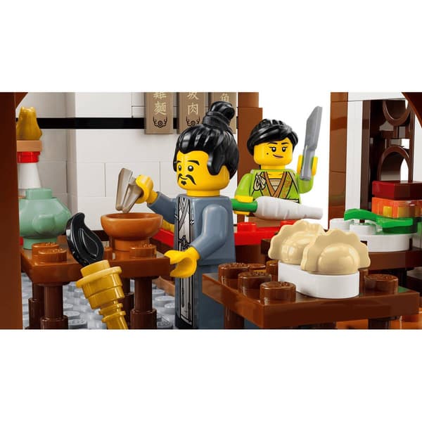 LEGO® Ancient Moon-Gazing Inn