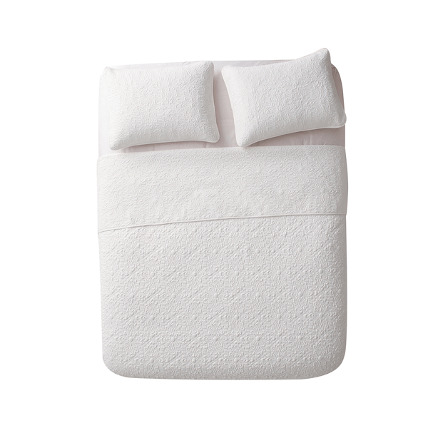 VCNY Home Caroline Embossed Floral Quilt Set