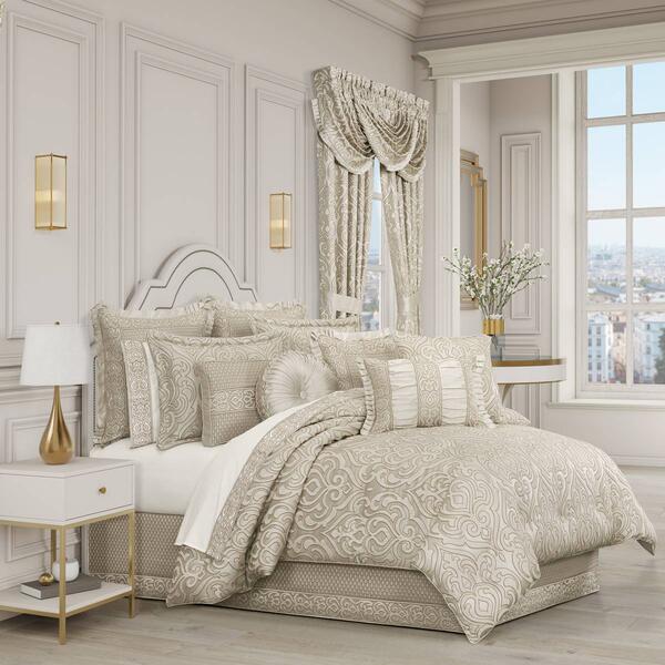 J. Queen New York Lazlo Bedding Collection
