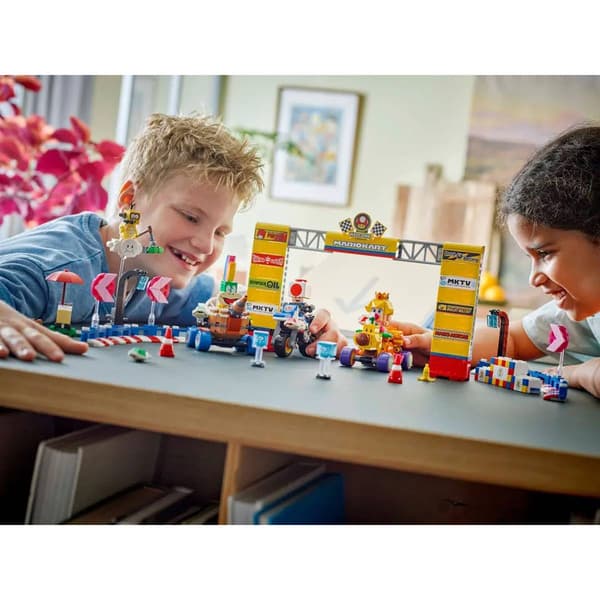 LEGO&#174; Mario Kart&#8482; &#8211; Baby Peach & Grand Prix Set Building Kit