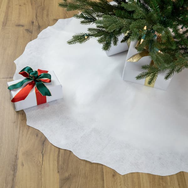 Northlight Seasonal Scalloped Edge Christmas Tree Skirt