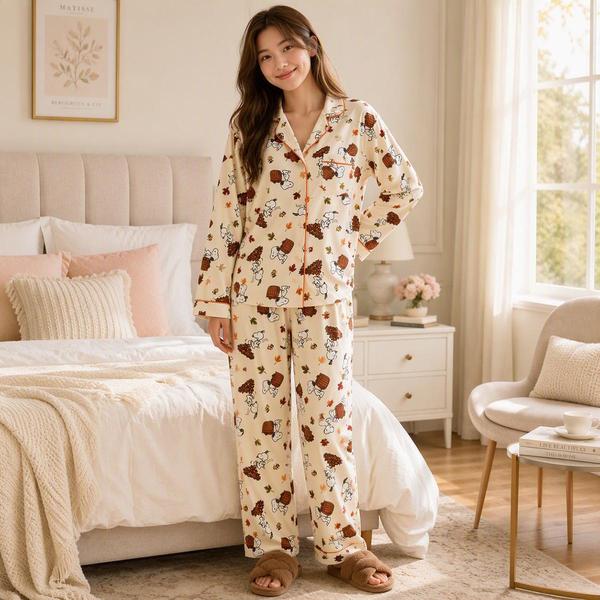 Juniors Peanuts(tm) Snoopy Harvest Leaves Fun Toss Pajama Set
