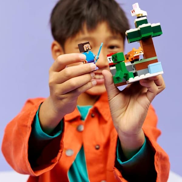 LEGO® Minecraft® Steve''s Taiga Adventure Building Kit