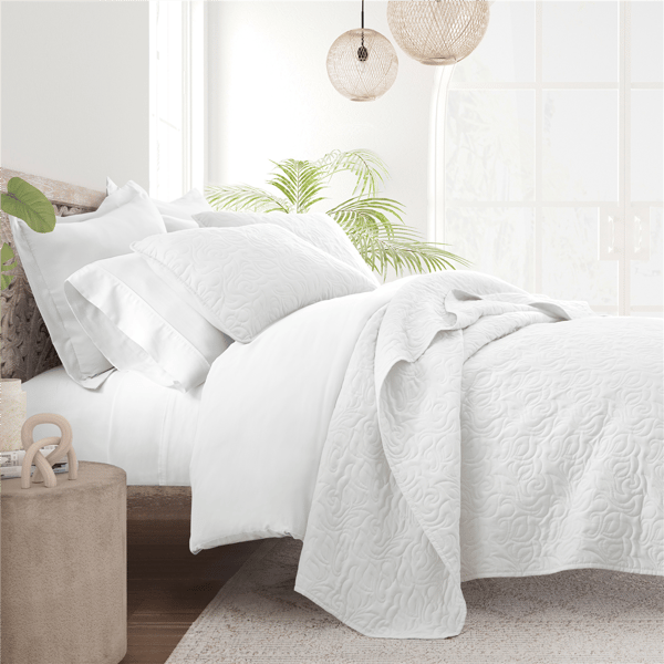 Soft Essentials Ultra Soft All Season Floral Stitch Quilt Set - image 