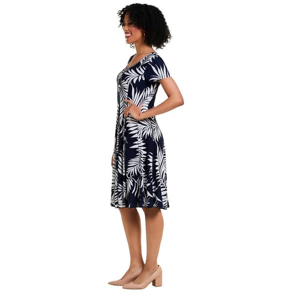 Womens Sami & Jo Short Sleeve Leaf Embroidered Jacquard Dress
