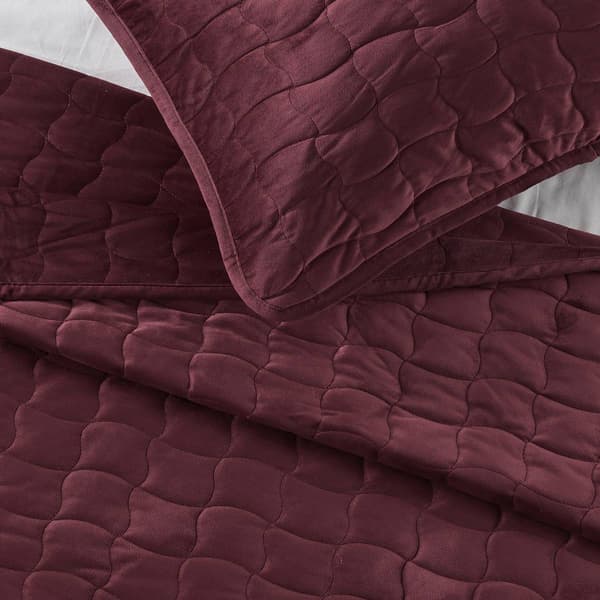 FreshFolds Vivica 3pc. Luxury Velvet Stitched Quilt Set