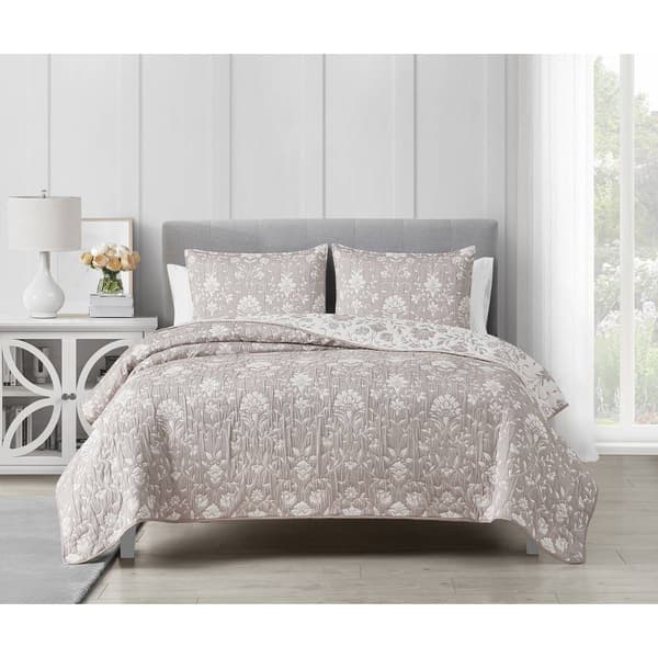 Cedar Court Soft Matelasse Jacquard Reversible Quilt Set