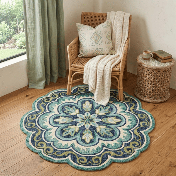 HomeRoots Green Wool Floral Hand Tufted Round Area Rug