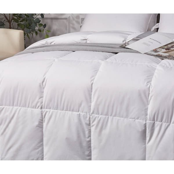 Kathy Ireland All Season Down Fiber Comforter