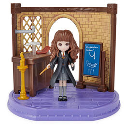 Spin Master Harry Potter Wizard World Classroom Playset Charms