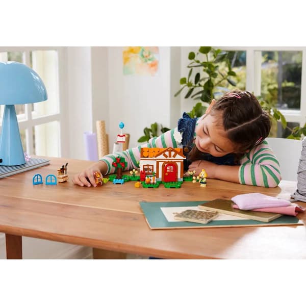 LEGO&#174; Animal Crossing Isabelle''s House Visit