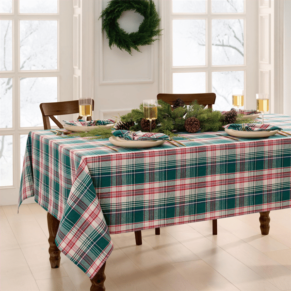 Threadmade Holiday Fireside Plaid Tablecloth