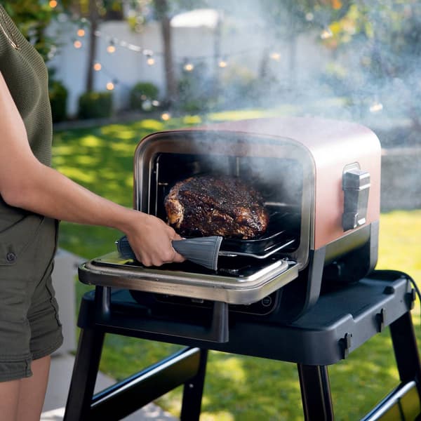 Ninja&#174; Woodfire 8-in-1 Outdoor Oven