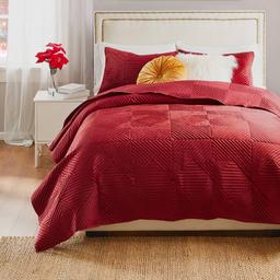 Greenland Home Fashions(tm) Riviera Velvet Modern Quilt Set