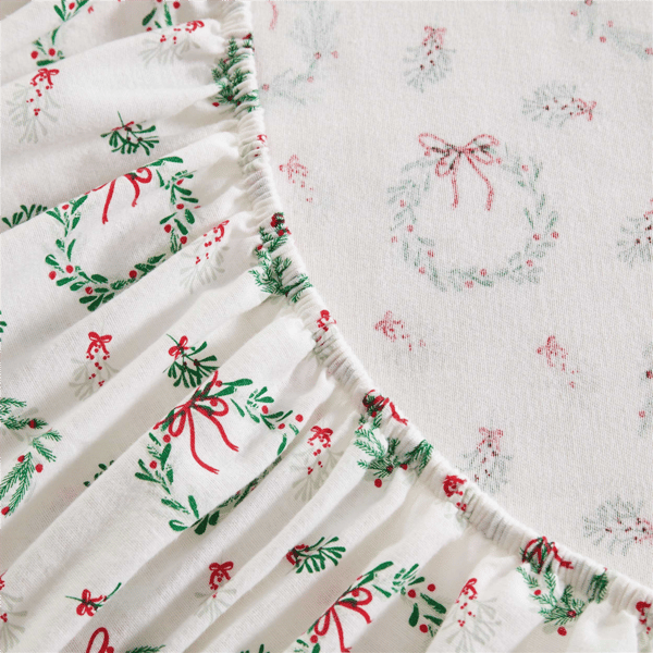 Martha Stewart Wreaths & Mistletoe Sheet Set