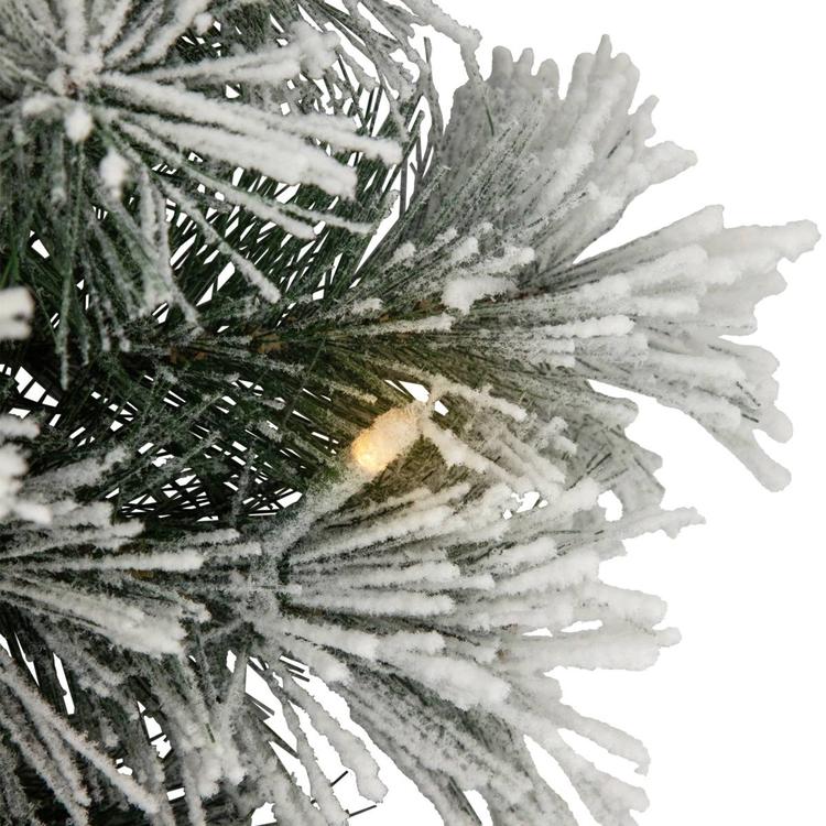 Northlight Seasonal 30in. Pre-Lit Snowy Christmas Wreath