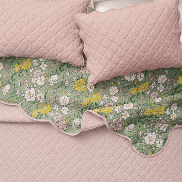 Freshfolds Floral Printed Scalloped Cotton Quilt Set