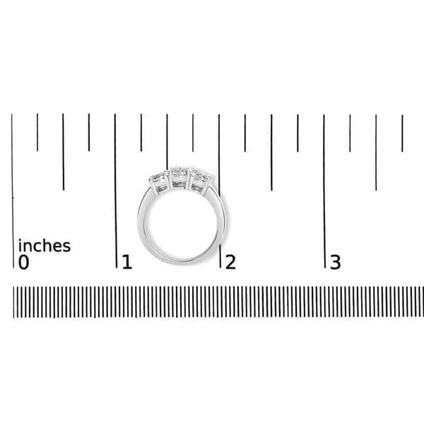 Haus of Brilliance 1/2ctw. Lab Grown Diamond 3 Stone Ring