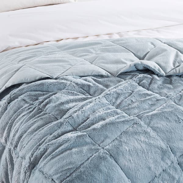 Wesley Mancini Cozy Reversible Jacquard Blanket