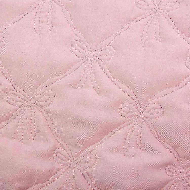 Bow Stitched Quilt with Ruffled Set