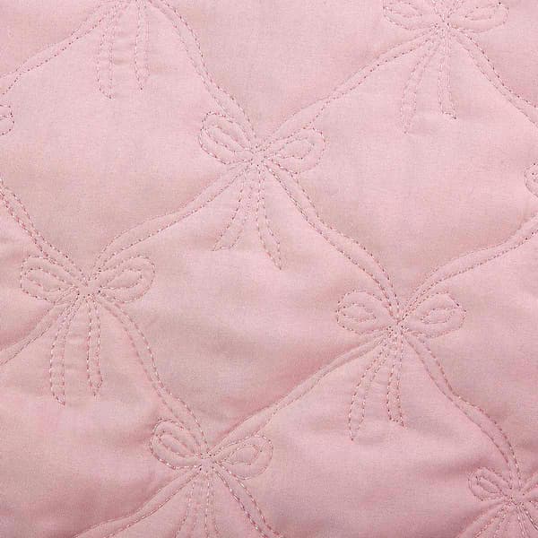 Bow Stitched Quilt with Ruffled Set