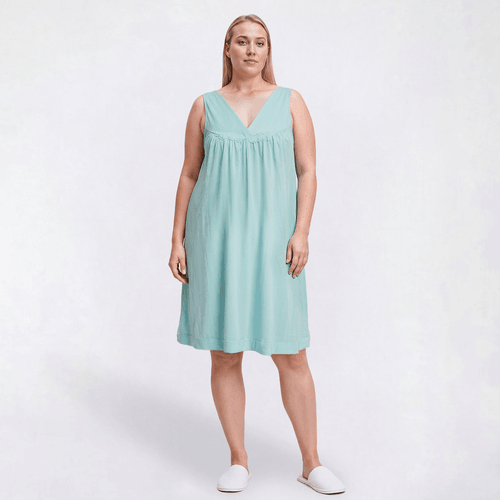 Plus Size Exquisite Form Sleeveless Solid Short Nightgown