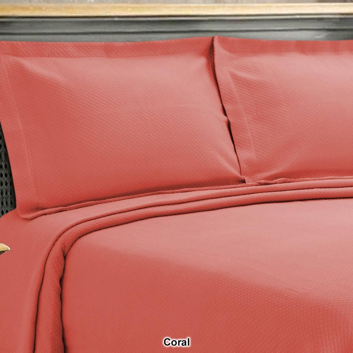 Superior Jacquard Matelassé Cotton Diamond Solitaire Bedding Set