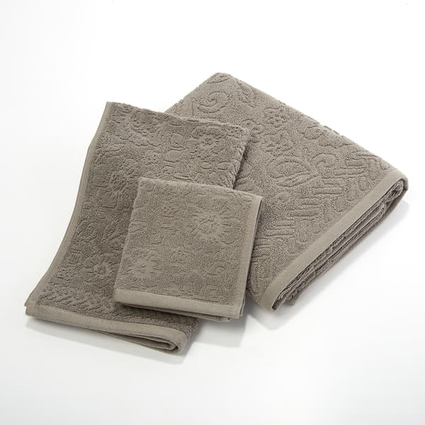 Soft Embrace Jacquard Bath Towel Collection