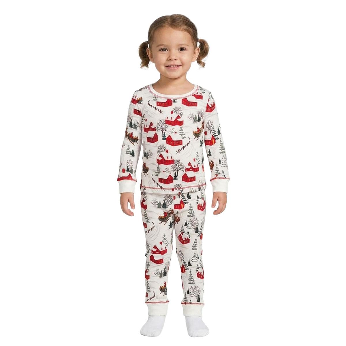 Toddlers Poppy & Clay Long Sleeve Winter Cottage Scene Pajama Set, White Cottage Scene, 2T