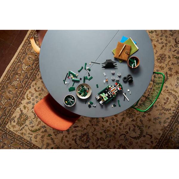 LEGO® Icons Jaguar E-Type Building Kit
