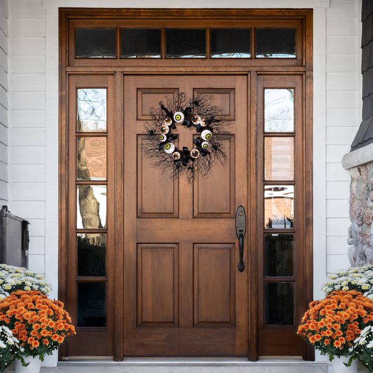 Northlight Seasonal 24in. Halloween Eyeballs & Spiders Wreath