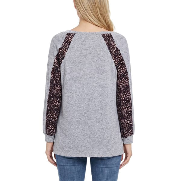 Womens NY Collection Long Sleeve Cheetah V Neck Hacci Sweater