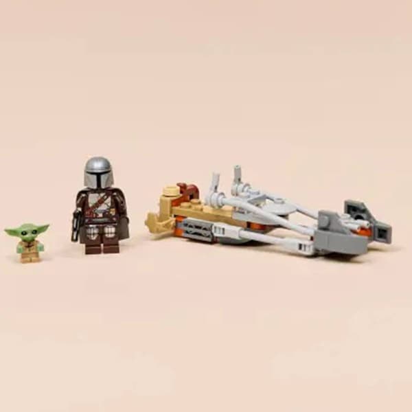 LEGO® Star Wars™ Mandalorian & Grogu''s Speeder Bike Building Kit